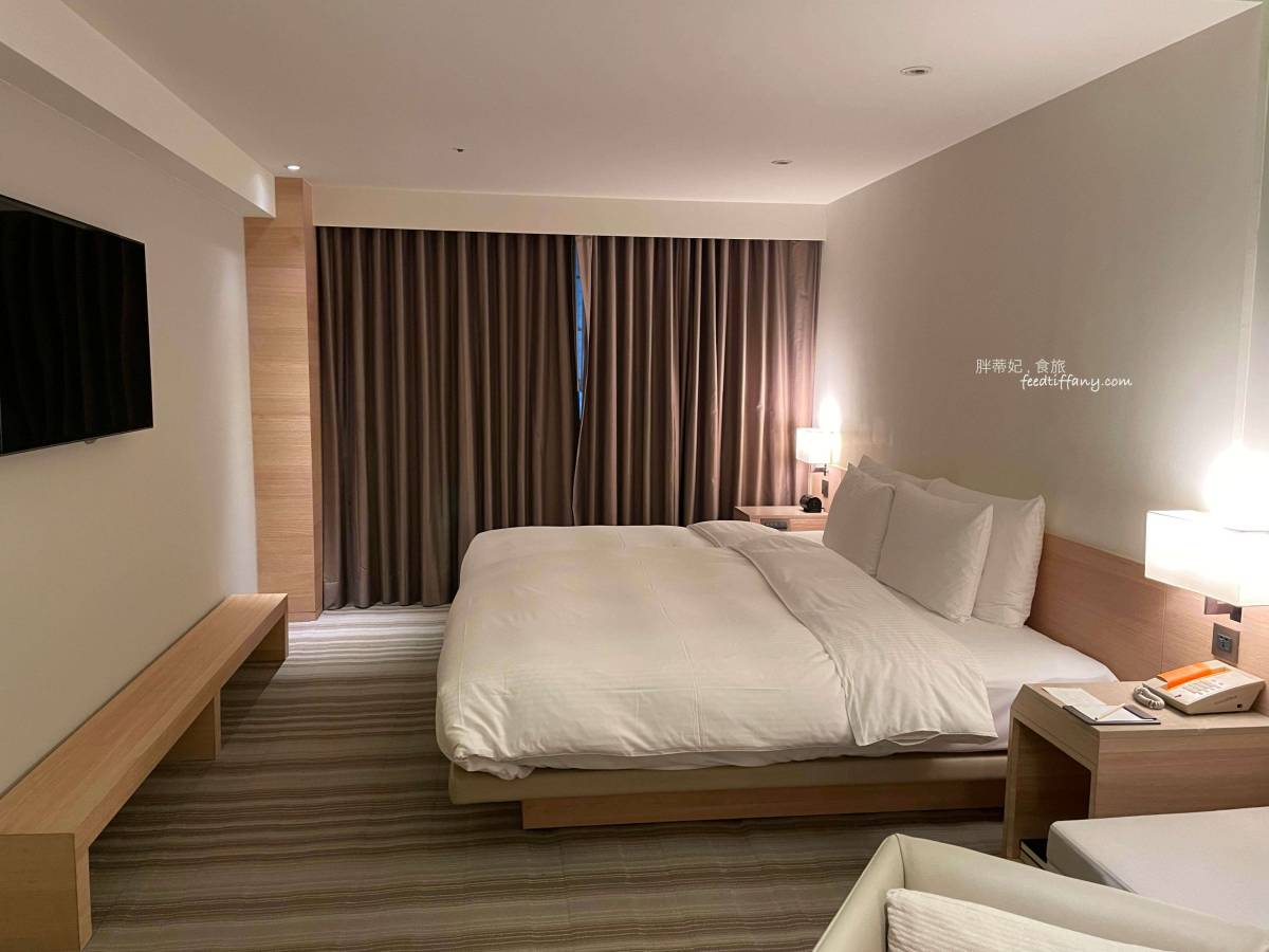 住宿| 和逸飯店台北忠孝館Hotel Cozzi 近捷運、離華山文創園區走路只要 5 分鐘,對面還有超人氣阜杭豆漿 - 第1張圖
