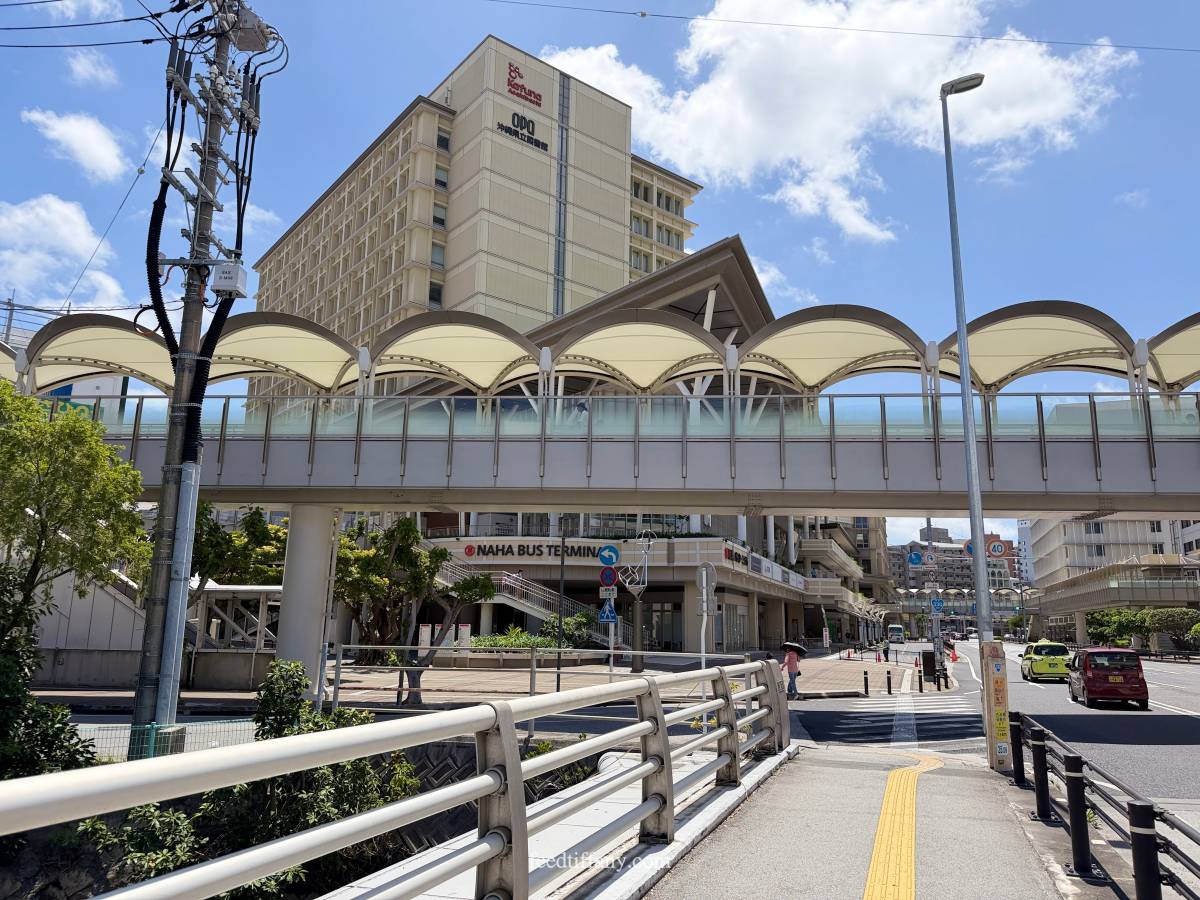 沖繩美國村|在美式復古街區裡,吃一球藍色冰淇淋、吹一下午海風 - 第1張圖 沖繩美國村|在美式復古街區裡,吃一球藍色冰淇淋、吹一下午海風